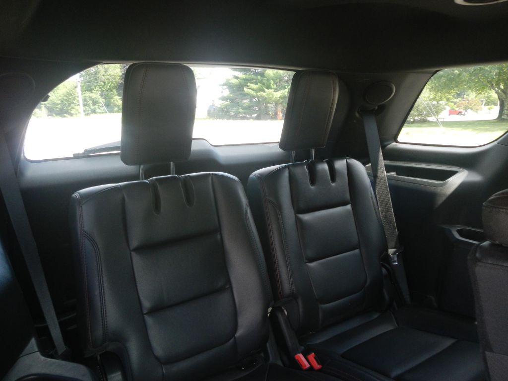 Photo 6 of this FORD EXPLORER 4WD