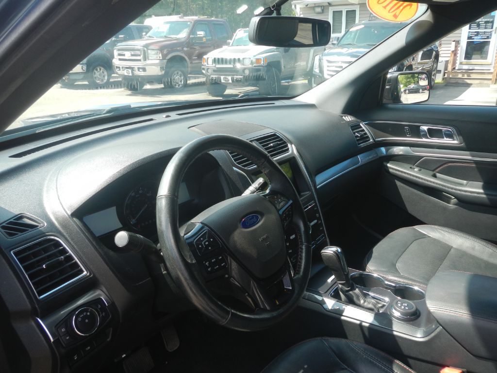 Photo 11 of this FORD EXPLORER 4WD