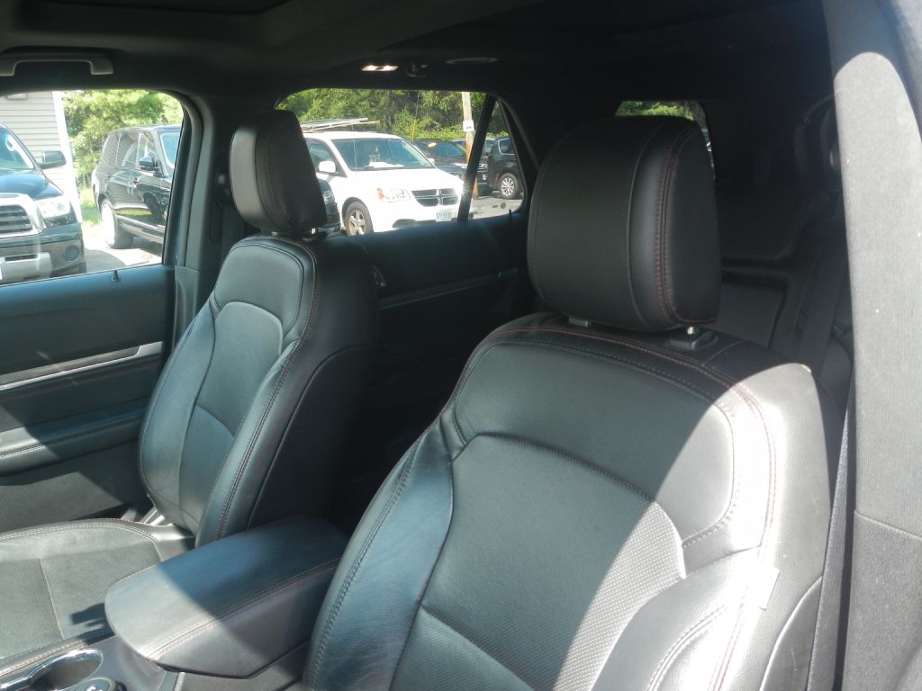 Photo 12 of this FORD EXPLORER 4WD