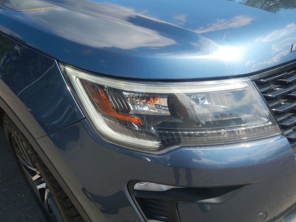 Photo 14 of this FORD EXPLORER 4WD