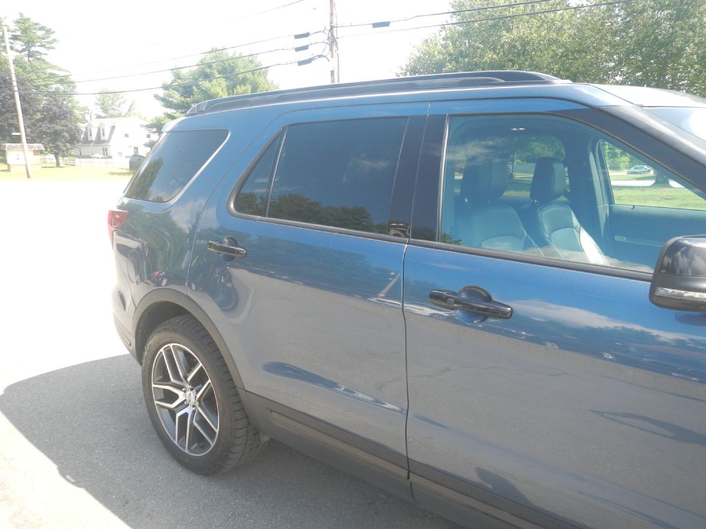 Photo 16 of this FORD EXPLORER 4WD