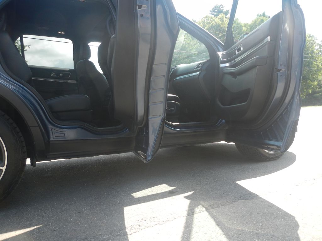 Photo 19 of this FORD EXPLORER 4WD
