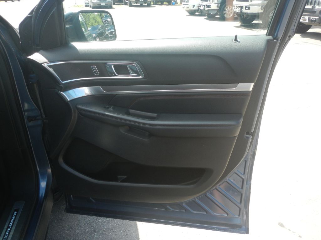 Photo 20 of this FORD EXPLORER 4WD