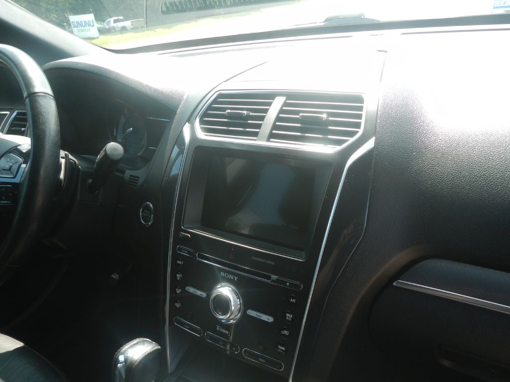 Photo 27 of this FORD EXPLORER 4WD