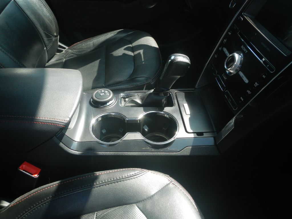 Photo 28 of this FORD EXPLORER 4WD