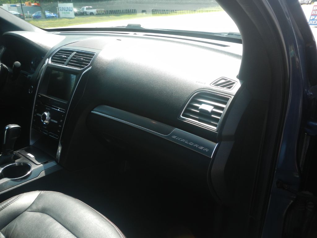 Photo 29 of this FORD EXPLORER 4WD