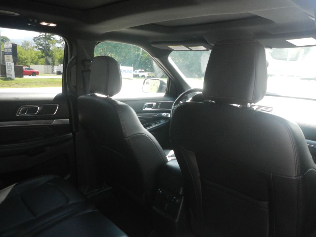 Photo 31 of this FORD EXPLORER 4WD
