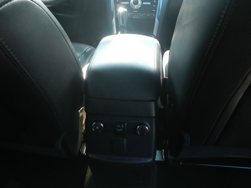 Photo 32 of this FORD EXPLORER 4WD