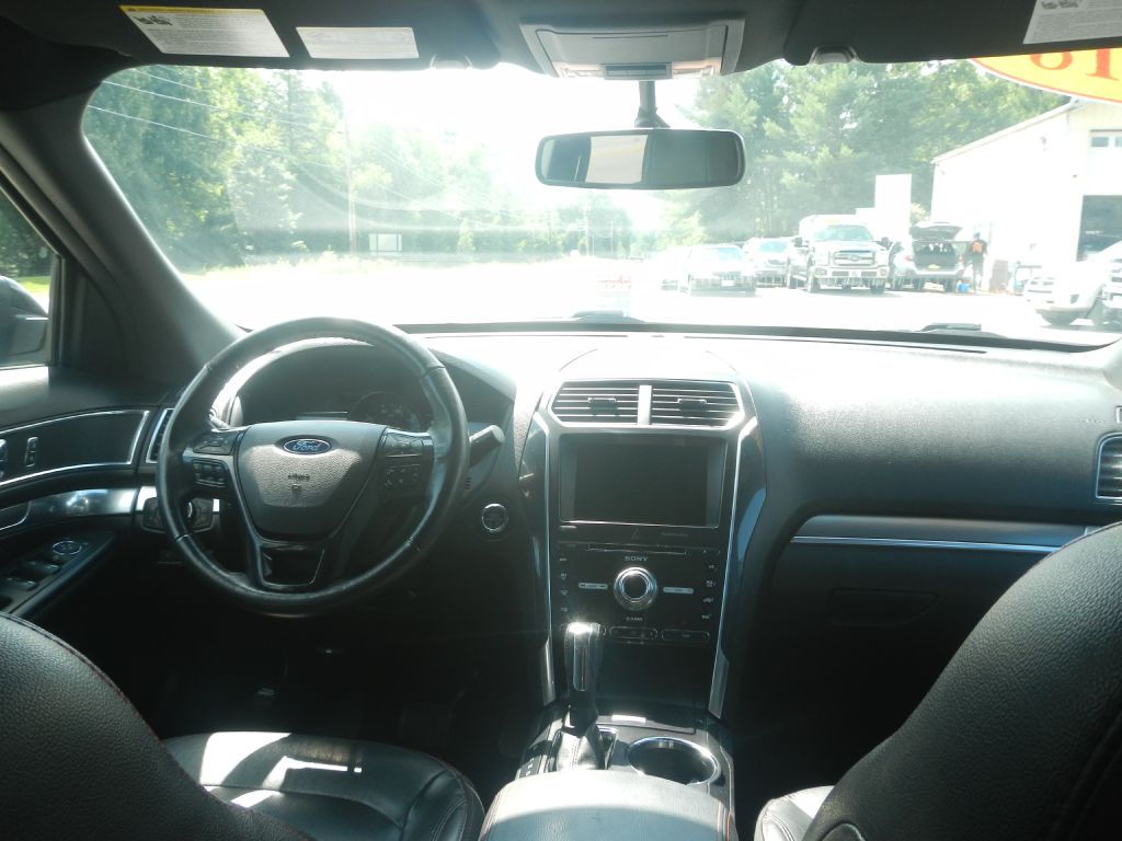 Photo 33 of this FORD EXPLORER 4WD