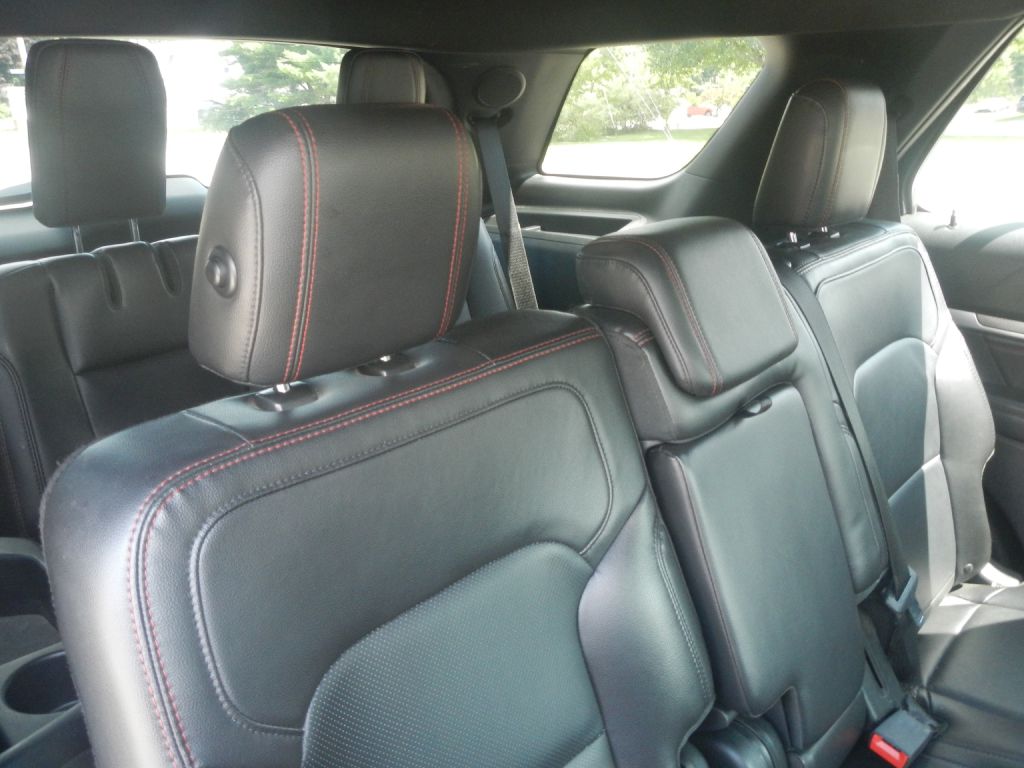 Photo 35 of this FORD EXPLORER 4WD