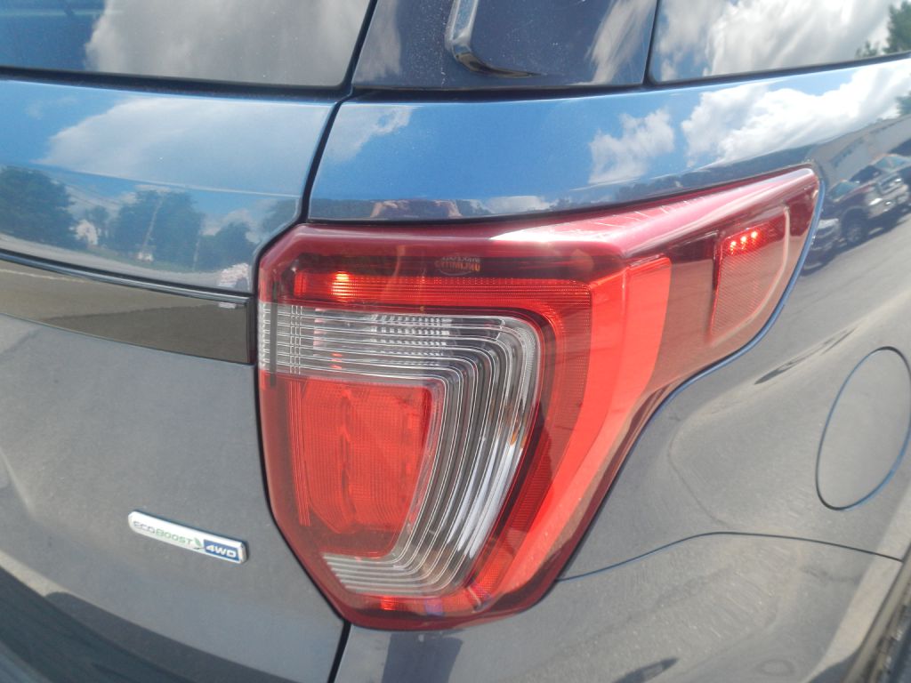 Photo 37 of this FORD EXPLORER 4WD