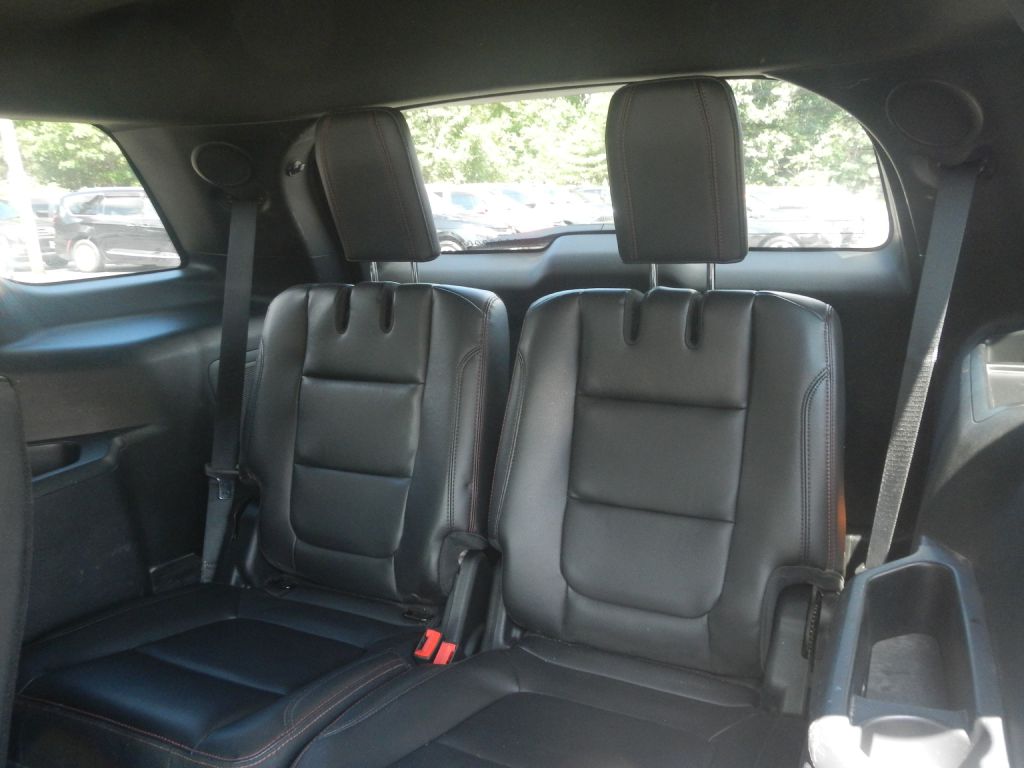 Photo 48 of this FORD EXPLORER 4WD