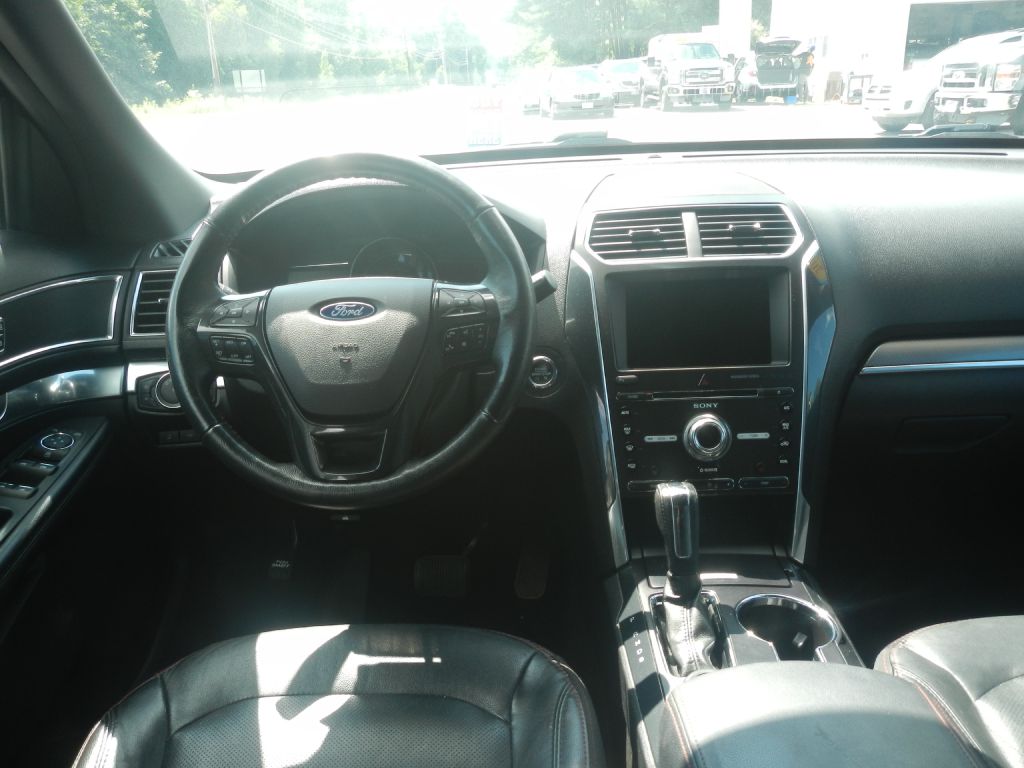 Photo 53 of this FORD EXPLORER 4WD