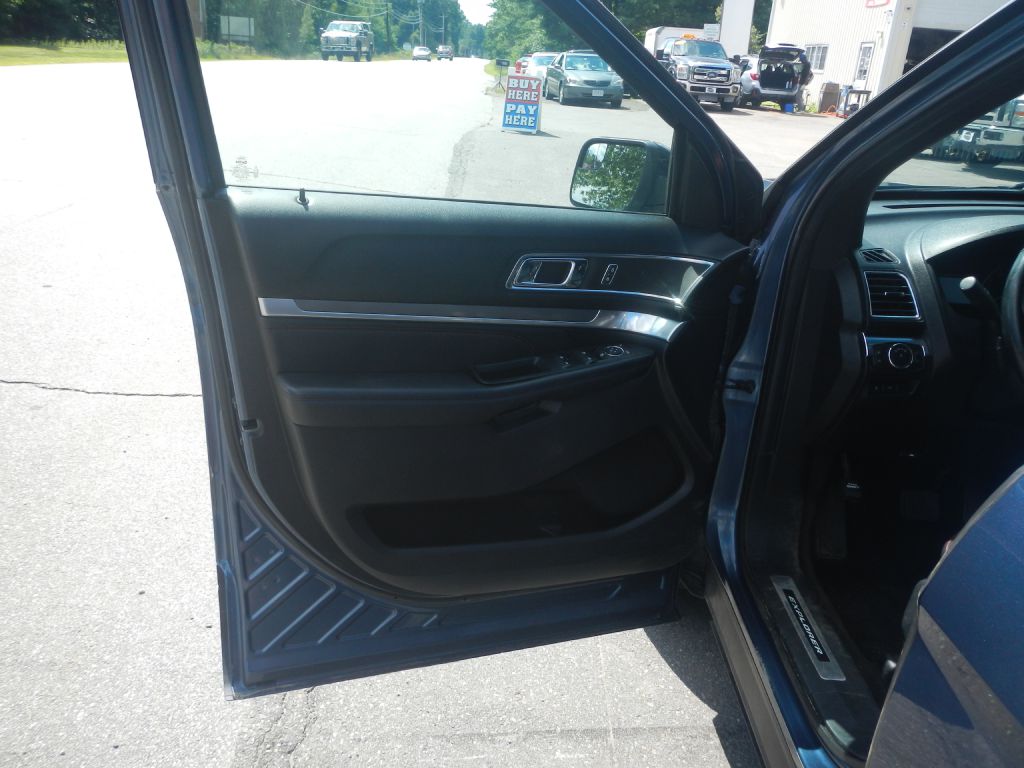 Photo 54 of this FORD EXPLORER 4WD