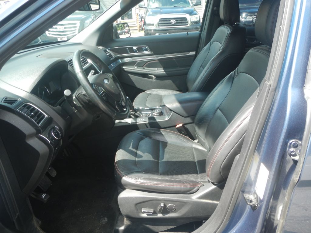 Photo 55 of this FORD EXPLORER 4WD