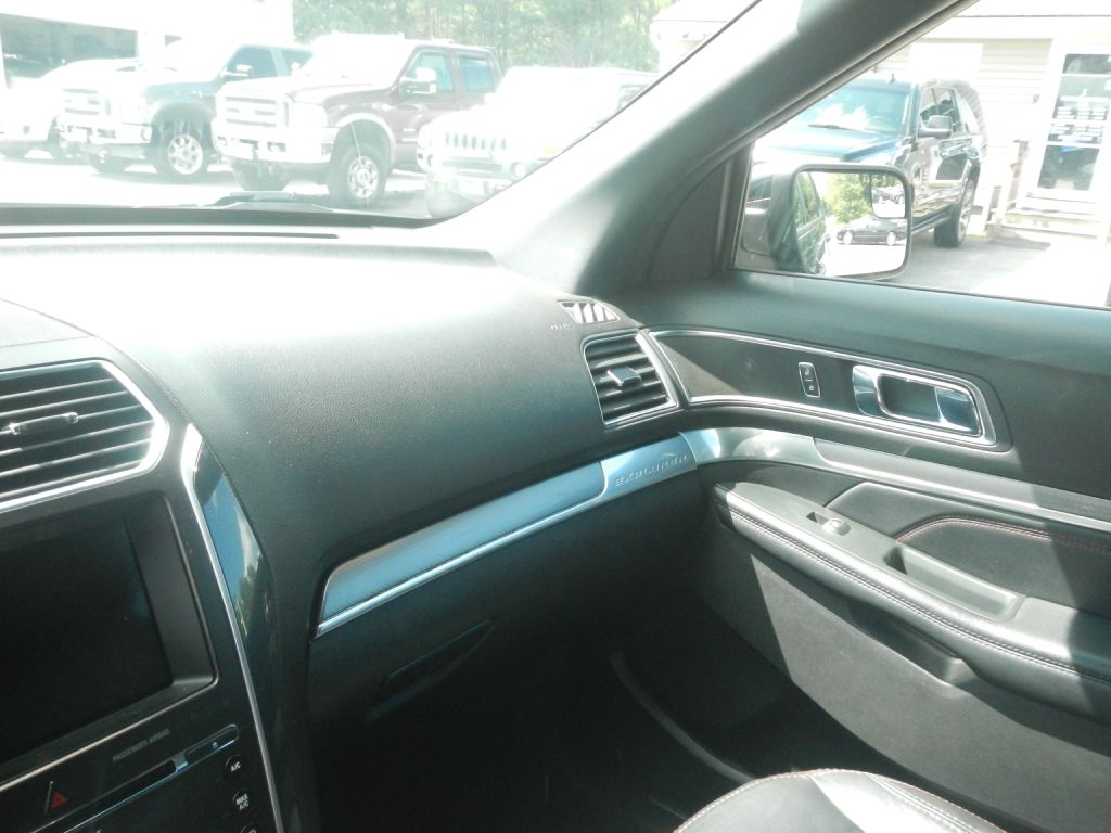 Photo 57 of this FORD EXPLORER 4WD