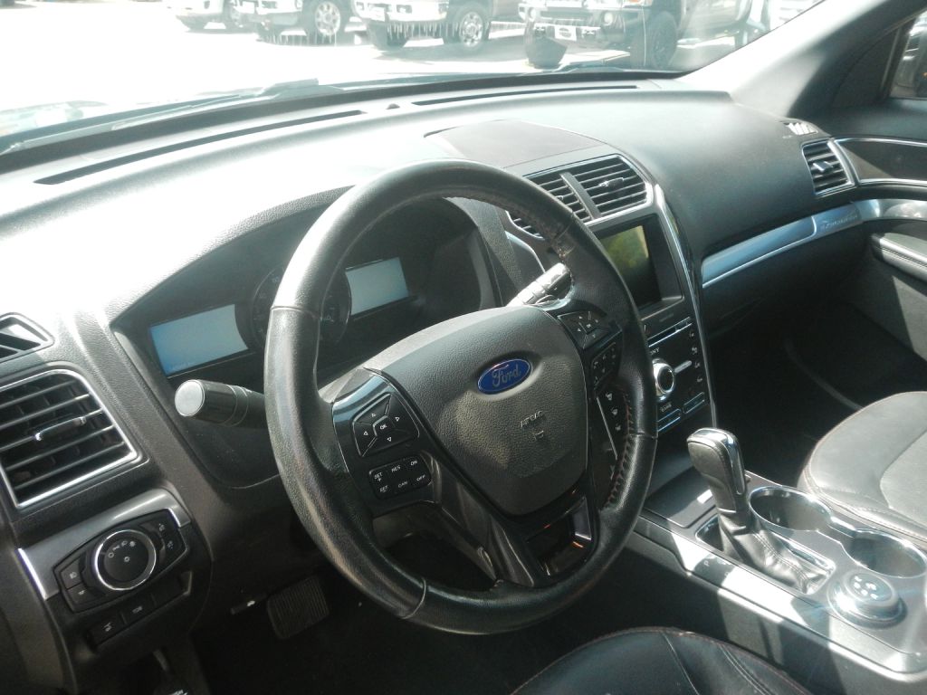 Photo 60 of this FORD EXPLORER 4WD