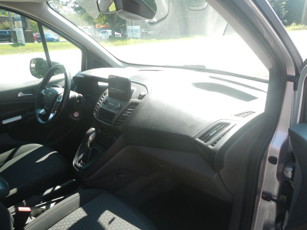 Photo 3 of this FORD TRANSIT CONNECT