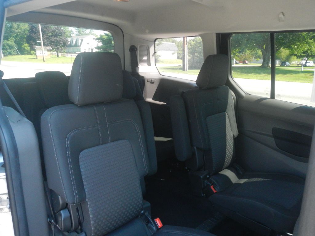 Photo 5 of this FORD TRANSIT CONNECT