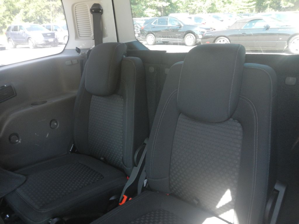 Photo 10 of this FORD TRANSIT CONNECT