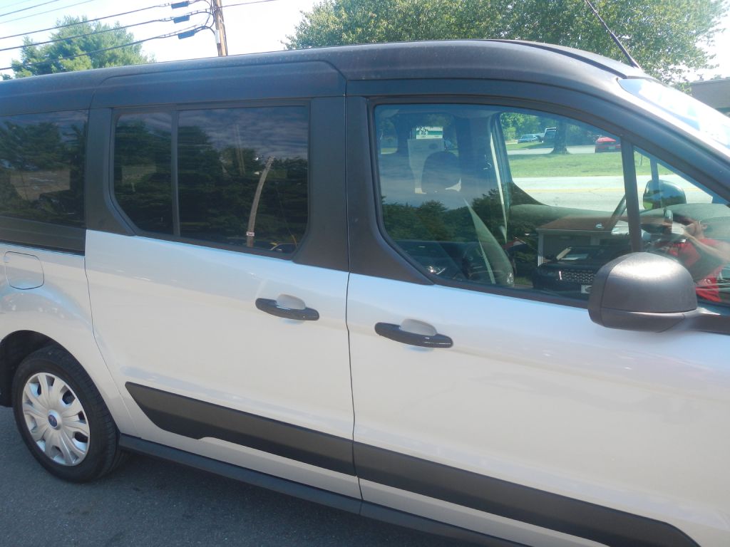 Photo 16 of this FORD TRANSIT CONNECT