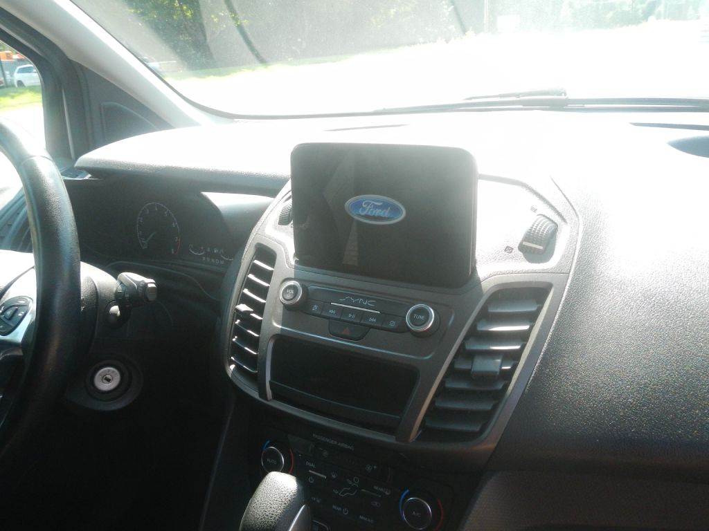 Photo 22 of this FORD TRANSIT CONNECT