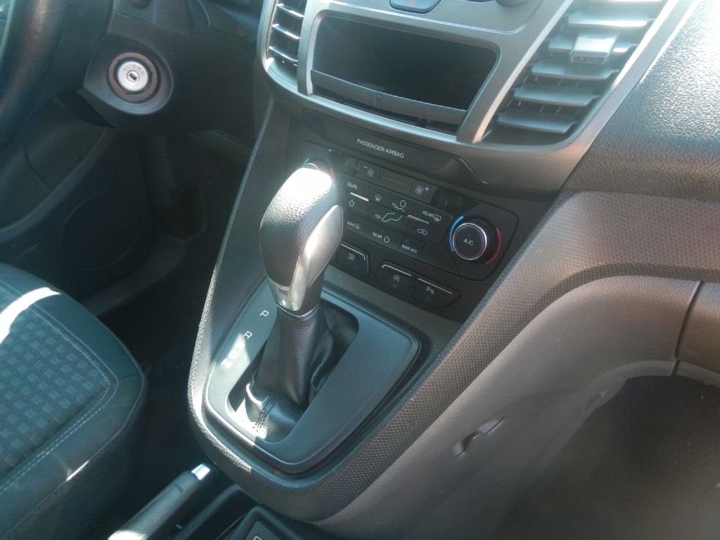 Photo 25 of this FORD TRANSIT CONNECT