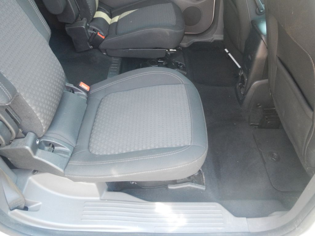 Photo 28 of this FORD TRANSIT CONNECT