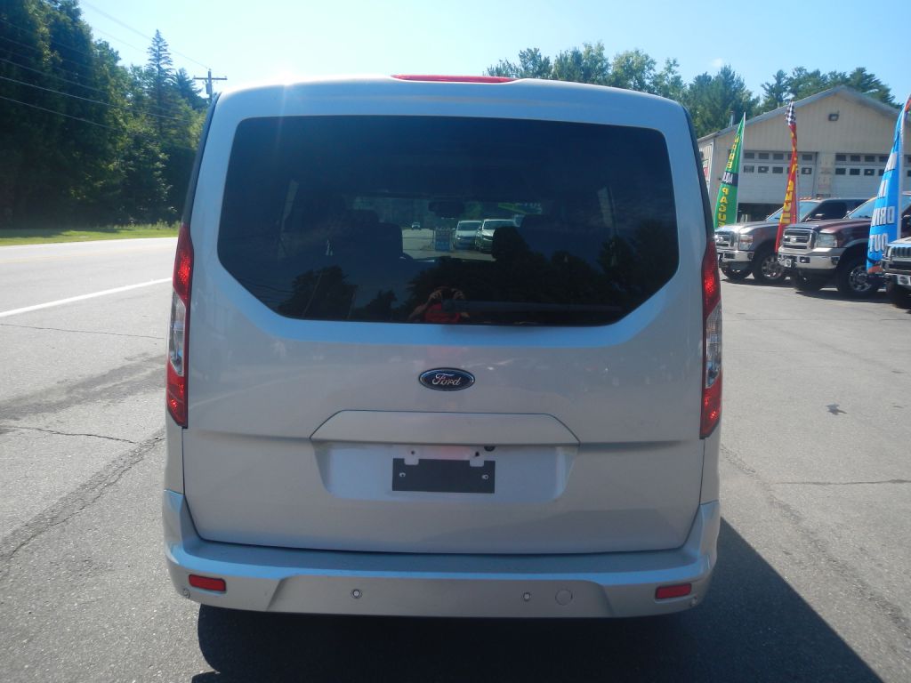 Photo 35 of this FORD TRANSIT CONNECT