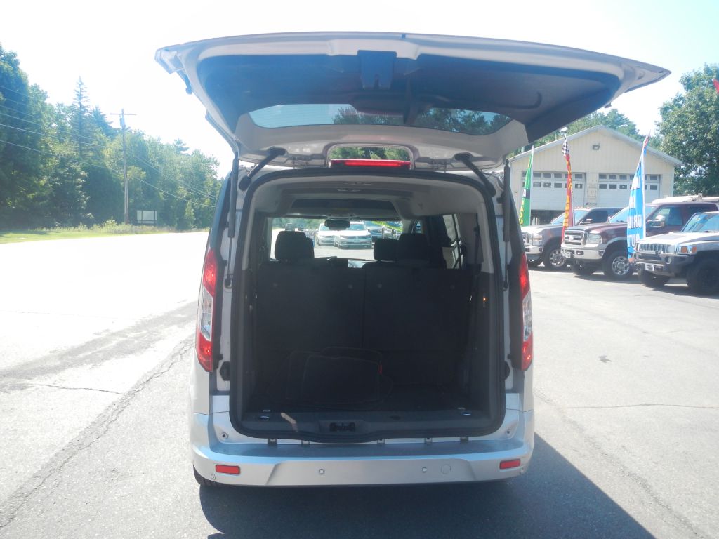 Photo 37 of this FORD TRANSIT CONNECT