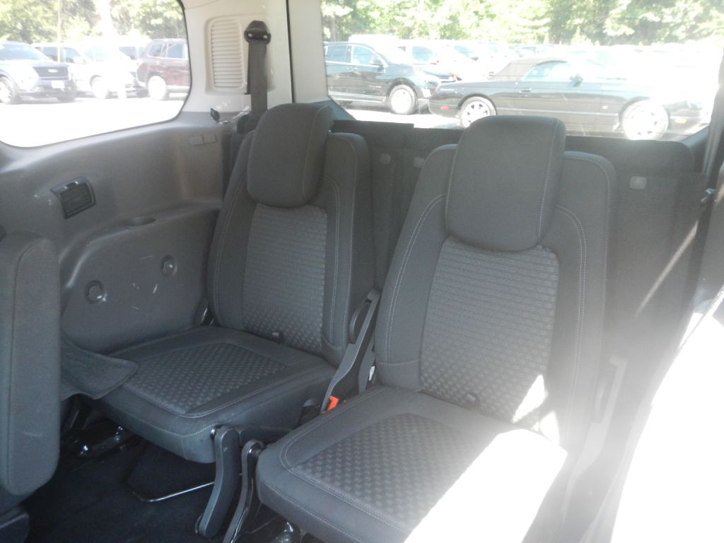Photo 44 of this FORD TRANSIT CONNECT