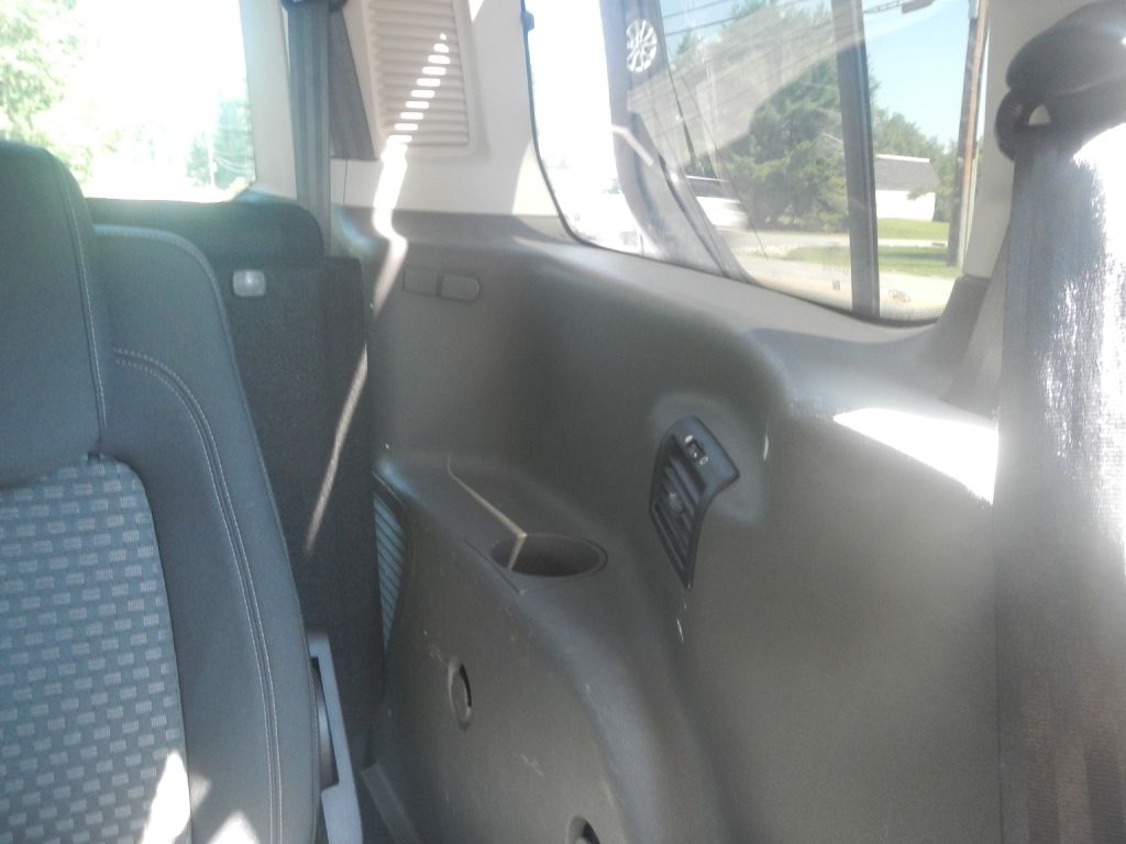 Photo 45 of this FORD TRANSIT CONNECT