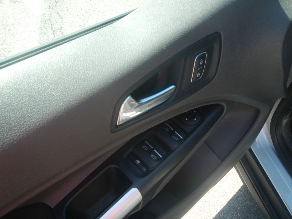 Photo 49 of this FORD TRANSIT CONNECT