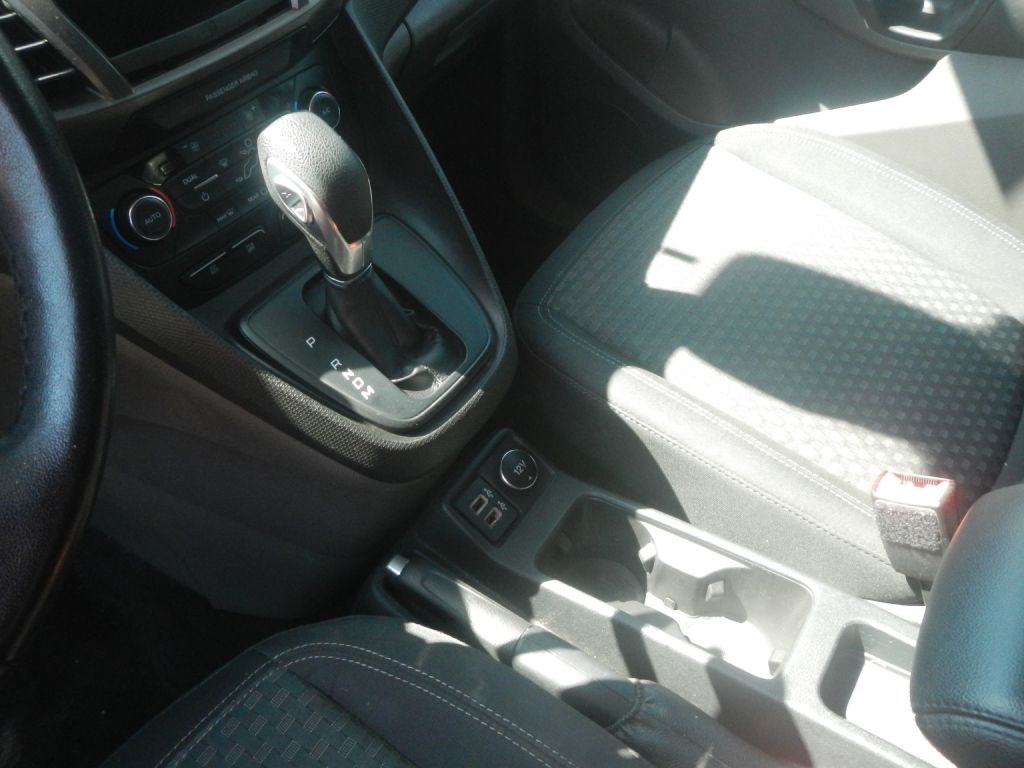 Photo 52 of this FORD TRANSIT CONNECT