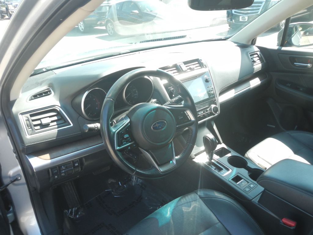 Photo 3 of this SUBARU OUTBACK AWD