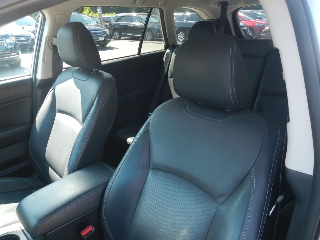 Photo 4 of this SUBARU OUTBACK AWD