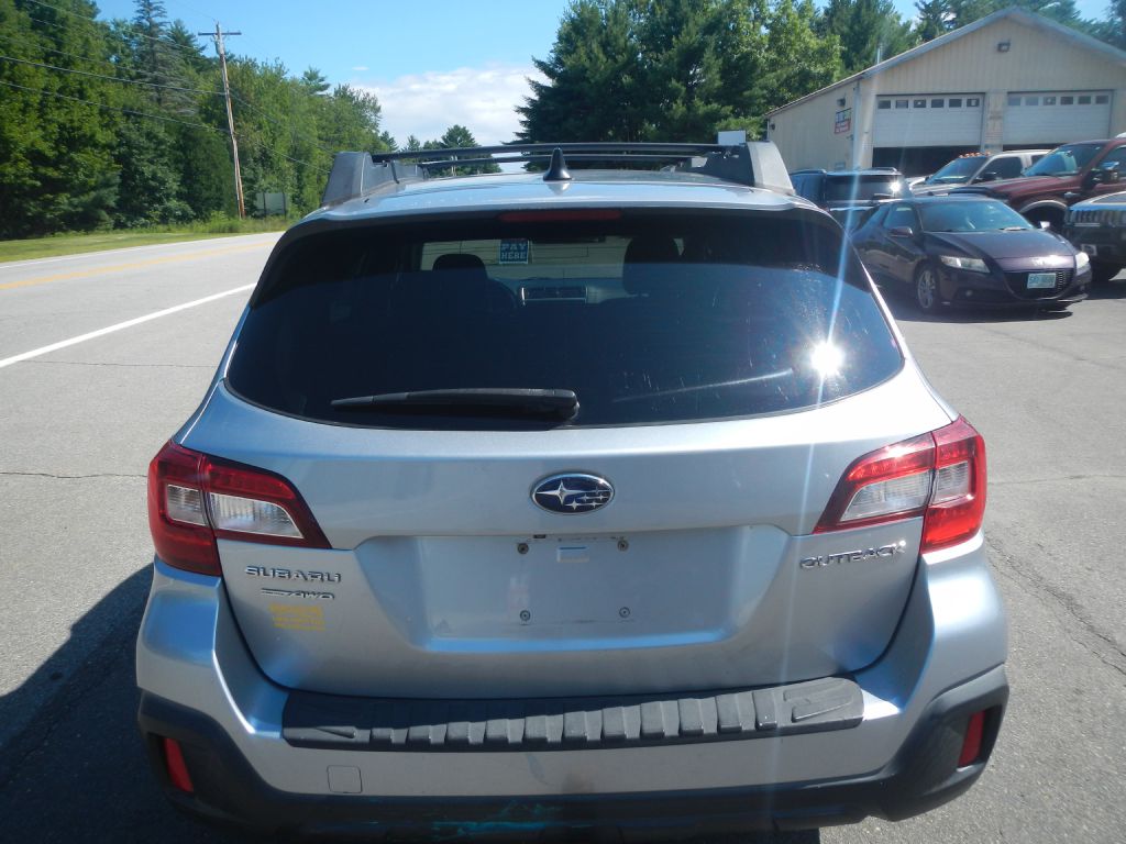 Photo 6 of this SUBARU OUTBACK AWD