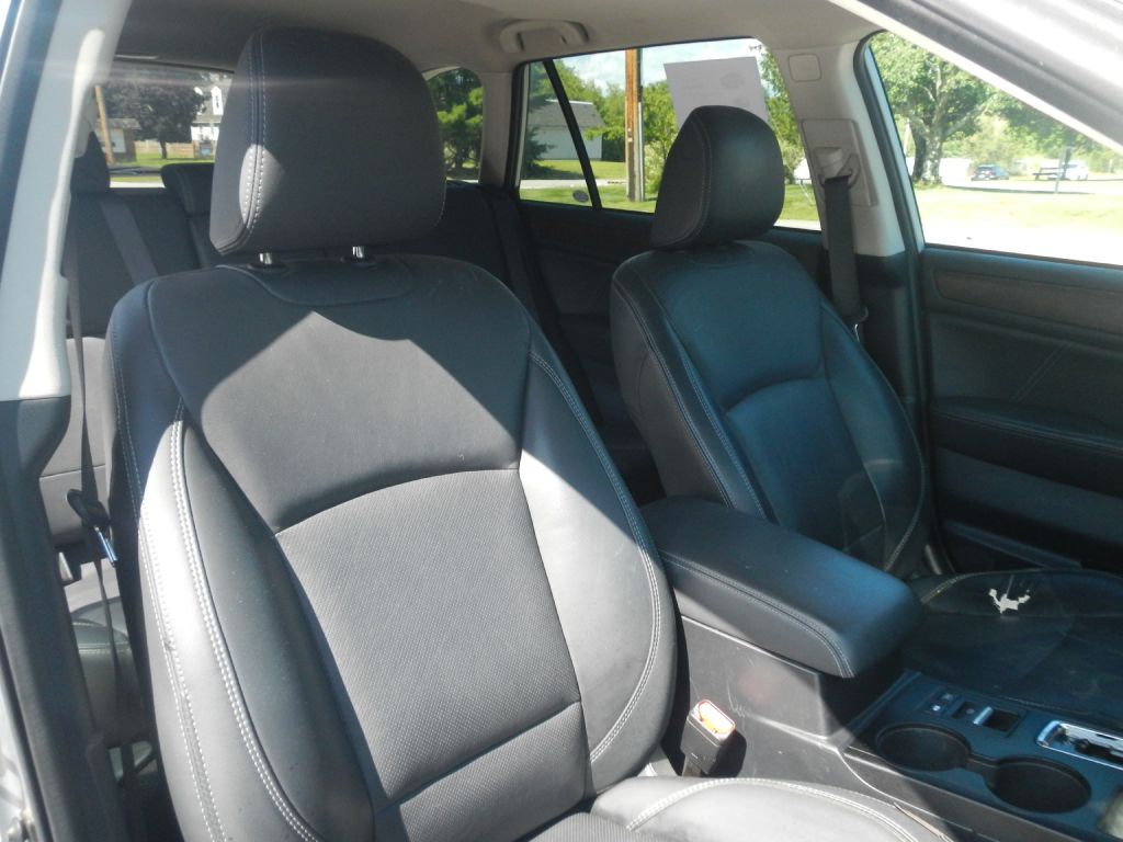 Photo 8 of this SUBARU OUTBACK AWD