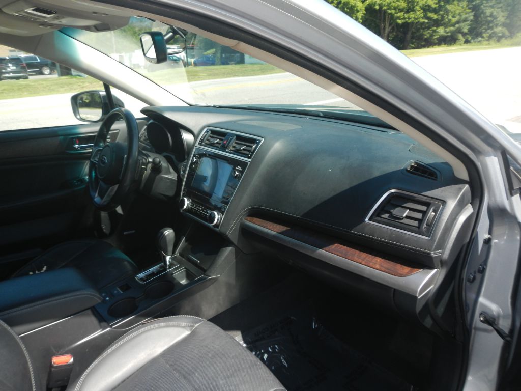 Photo 9 of this SUBARU OUTBACK AWD