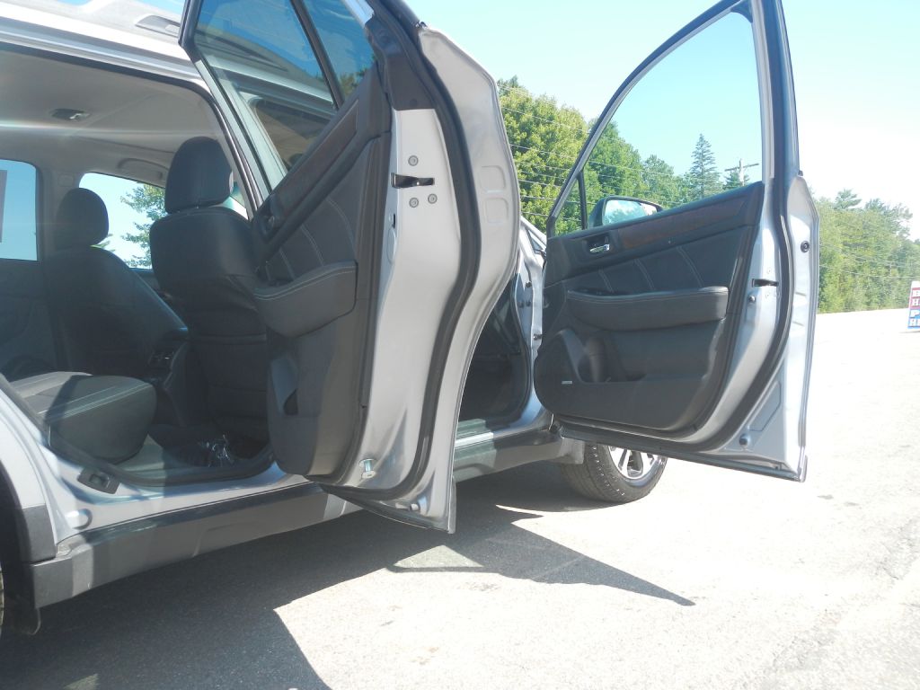 Photo 16 of this SUBARU OUTBACK AWD