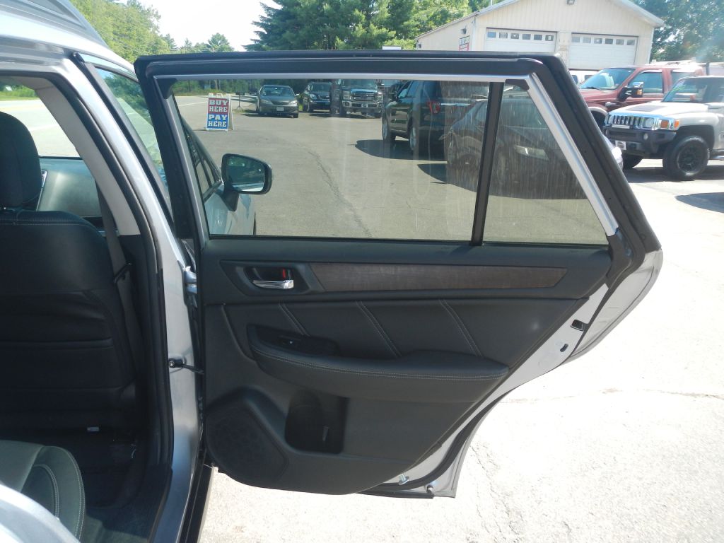 Photo 25 of this SUBARU OUTBACK AWD