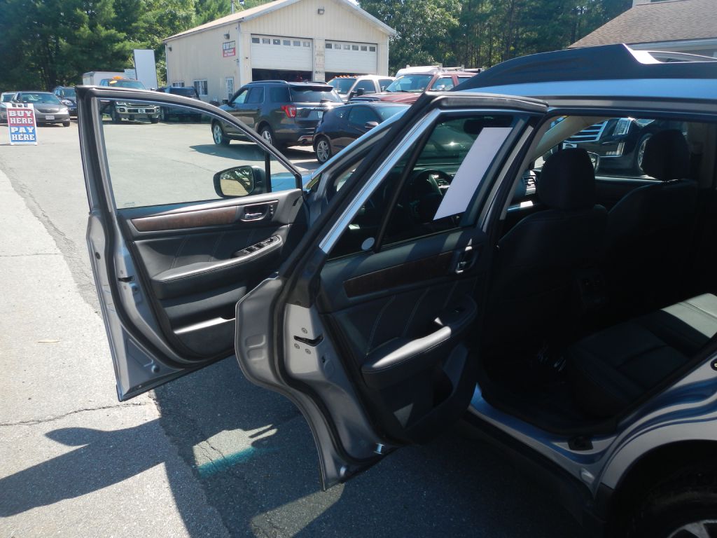 Photo 40 of this SUBARU OUTBACK AWD