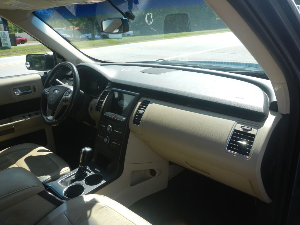Photo 3 of this FORD FLEX