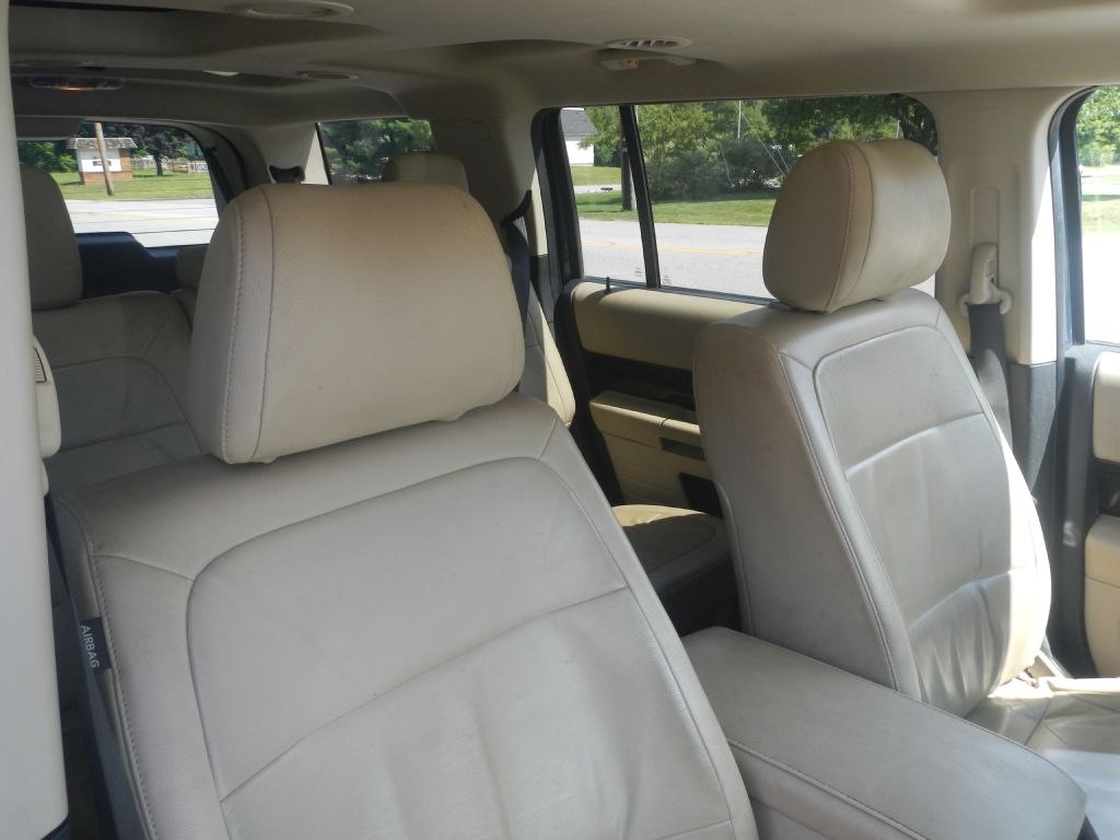 Photo 4 of this FORD FLEX