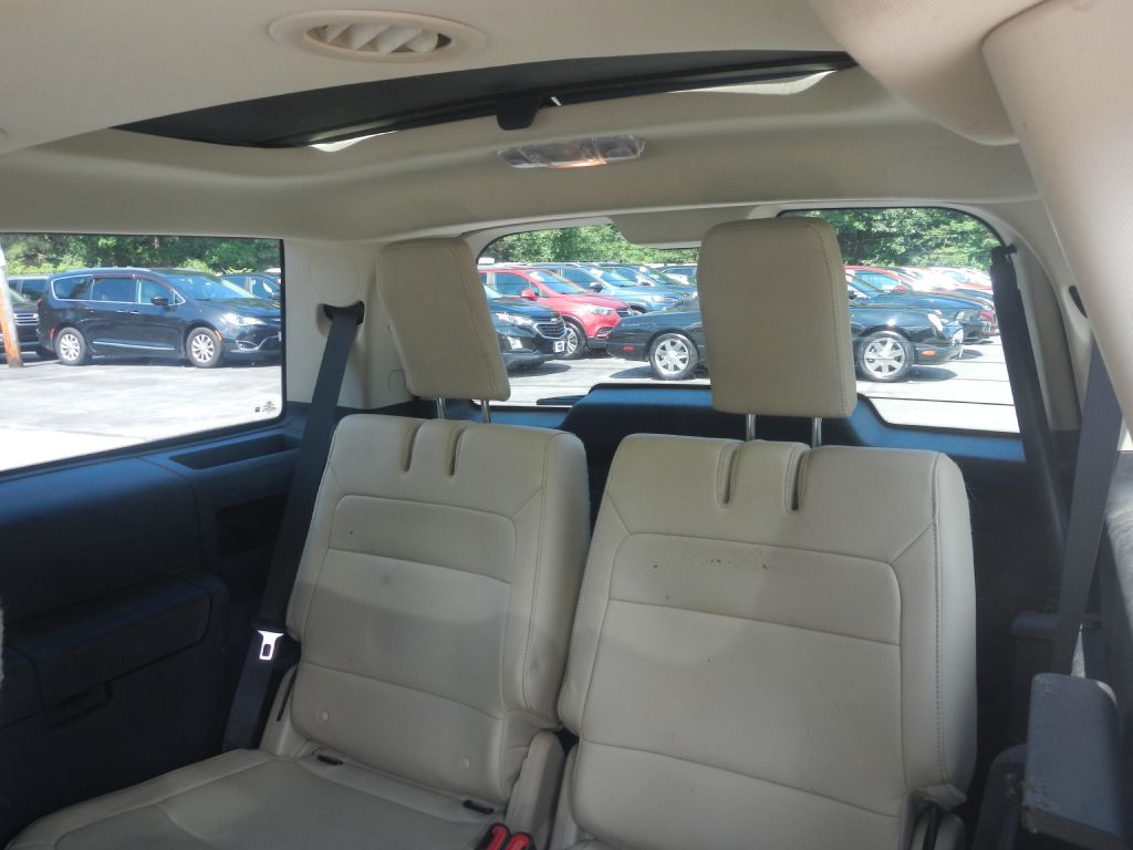 Photo 9 of this FORD FLEX