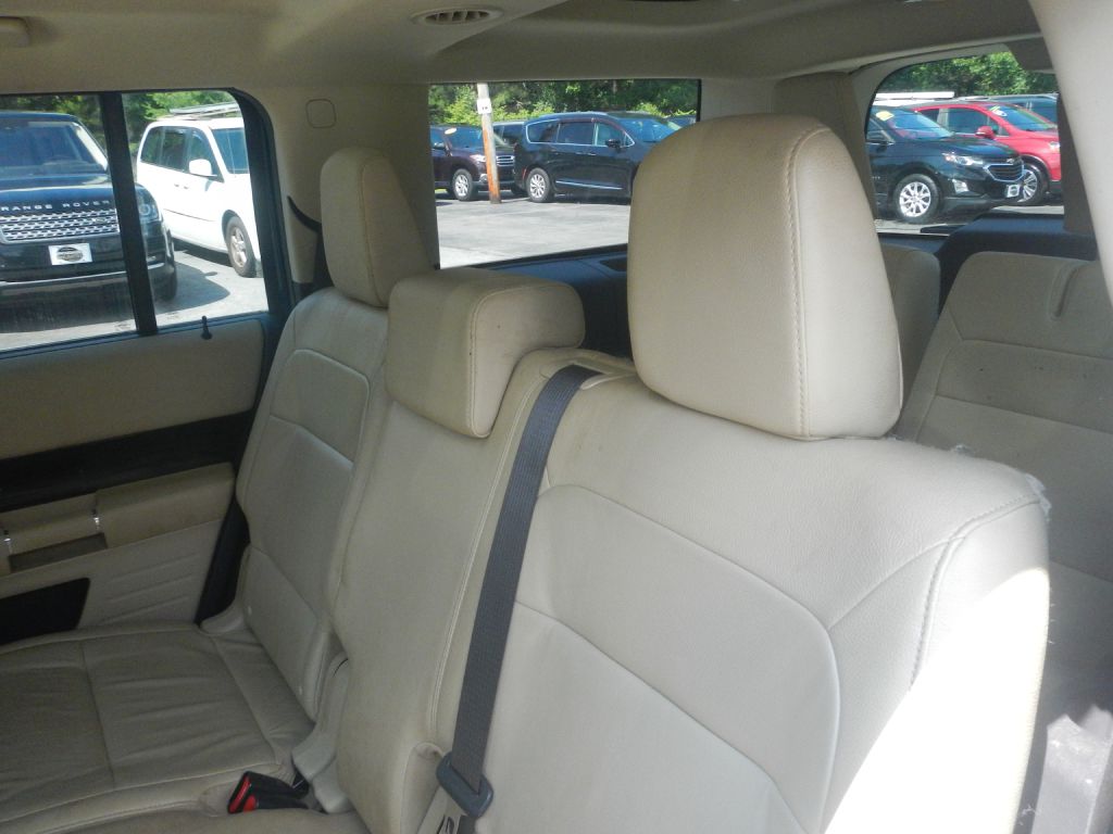 Photo 10 of this FORD FLEX