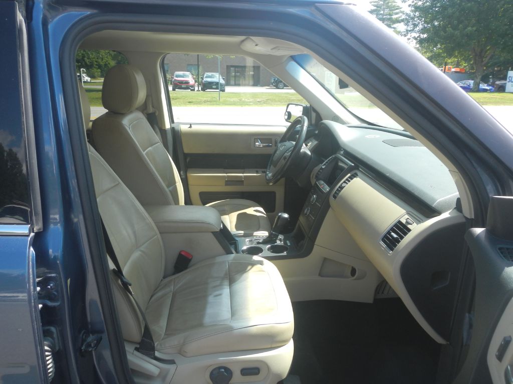 Photo 19 of this FORD FLEX