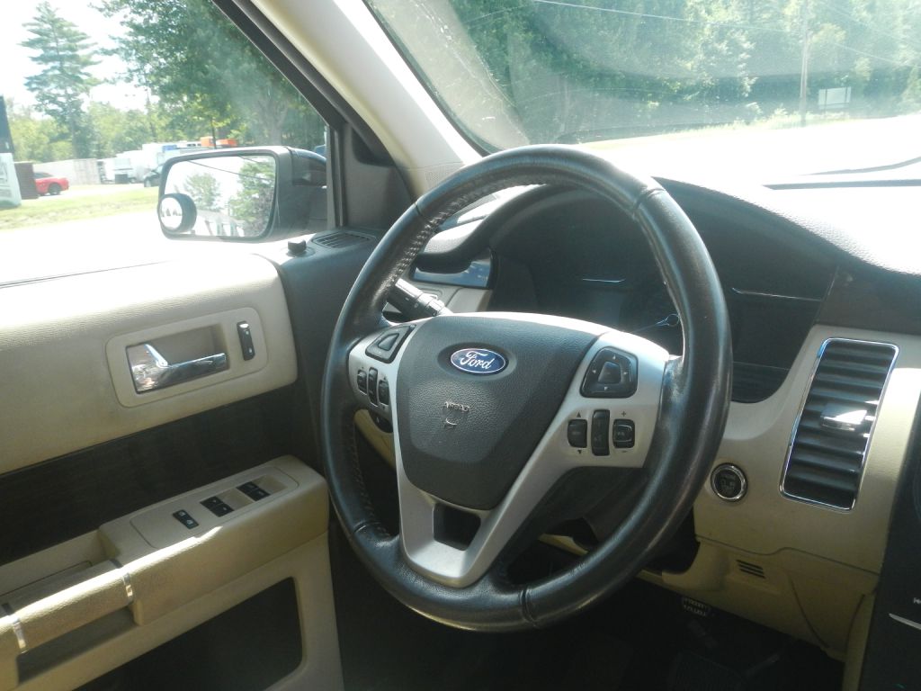Photo 22 of this FORD FLEX