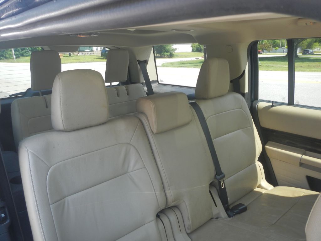 Photo 31 of this FORD FLEX
