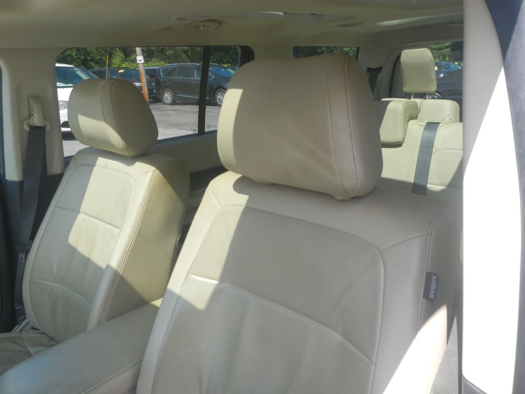 Photo 55 of this FORD FLEX